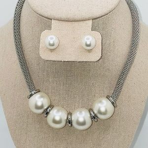 Fashion jewelry. Great gift!!